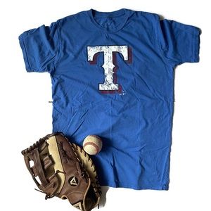 ⚾️ MLB TEXAS RANGERS • Super Soft Tagless “T” Logo T-Shirt LIKE NEW❗️ • Medium
